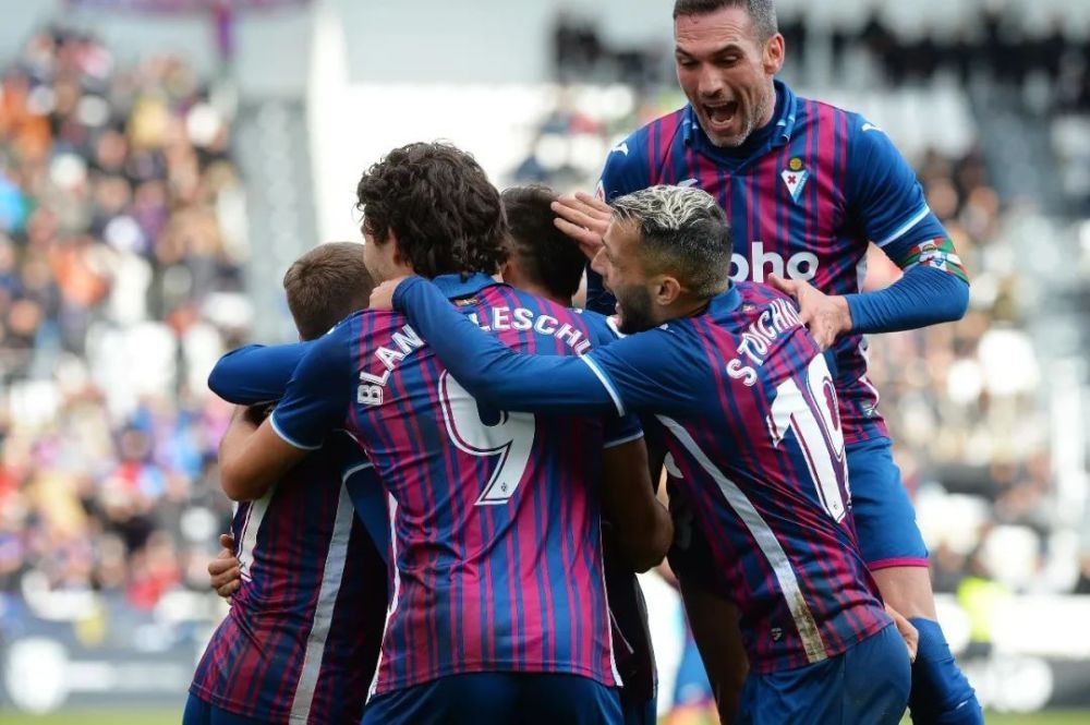 改变发型常 改变发型常